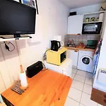 Apartment Le Carlton - 2 Pieces 4 Couchages Port Leucate. Ref: 2car_144a Mae-5104 *