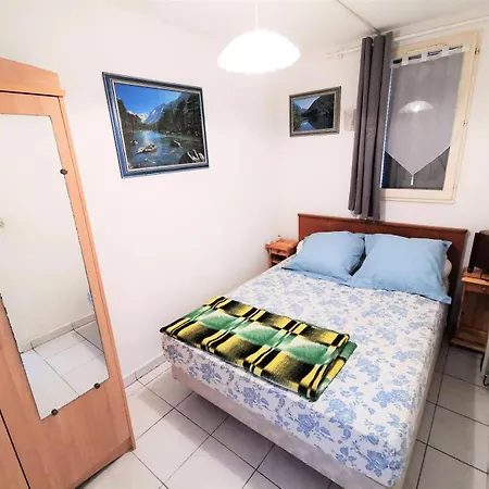 Le Carlton - 2 Pieces Pour 4 Personnes 04 Leucate